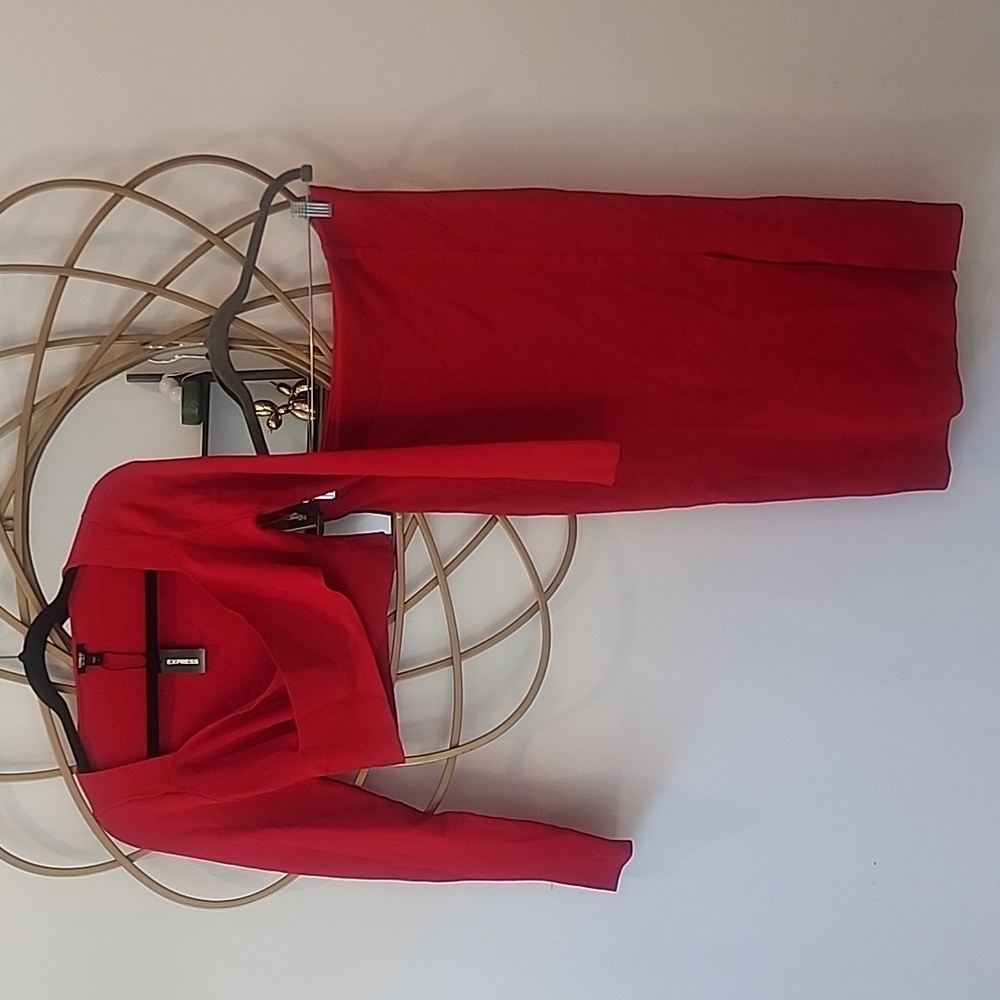 Body Contour Wrap Front Cropped Sweater and Skirt set
